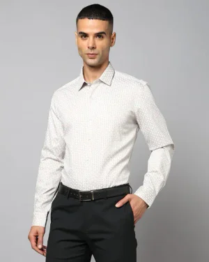 Grab Arrow Men's Clothing at Up to 75% Off!
