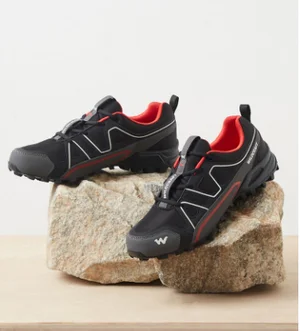 Grab the Men’s Low Ankle Shoe Volga in Black & Red Now!