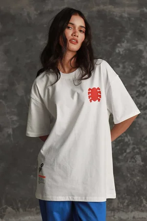 Grab Oversized T-Shirts Up to 50% Off Now!