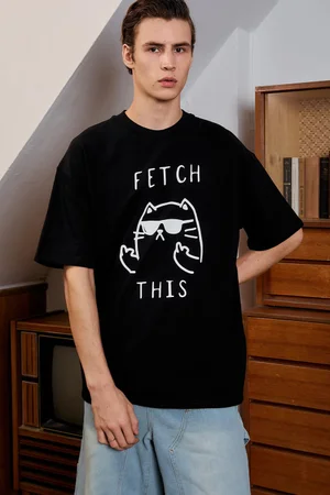 Sassy Cat Black Oversized T-Shirt - Grab Yours Now!